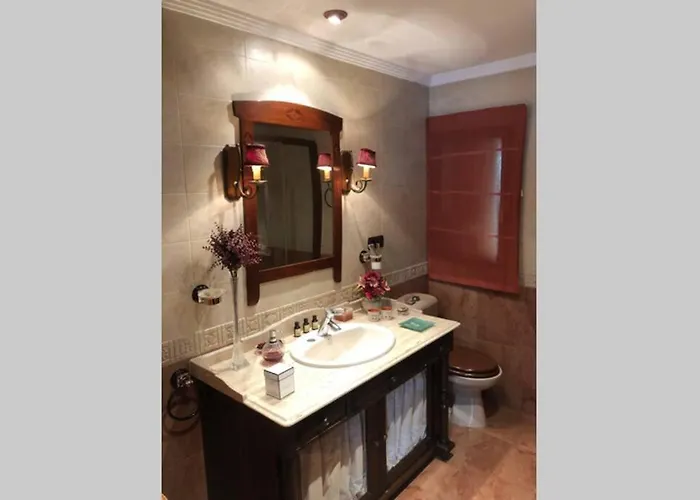 Casa En Con Hermoso Jardin, Parking Calle Дом отдыха Гранада