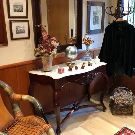 بيت للعطل Casa En Con Hermoso Jardin, Parking Calle غرناطة